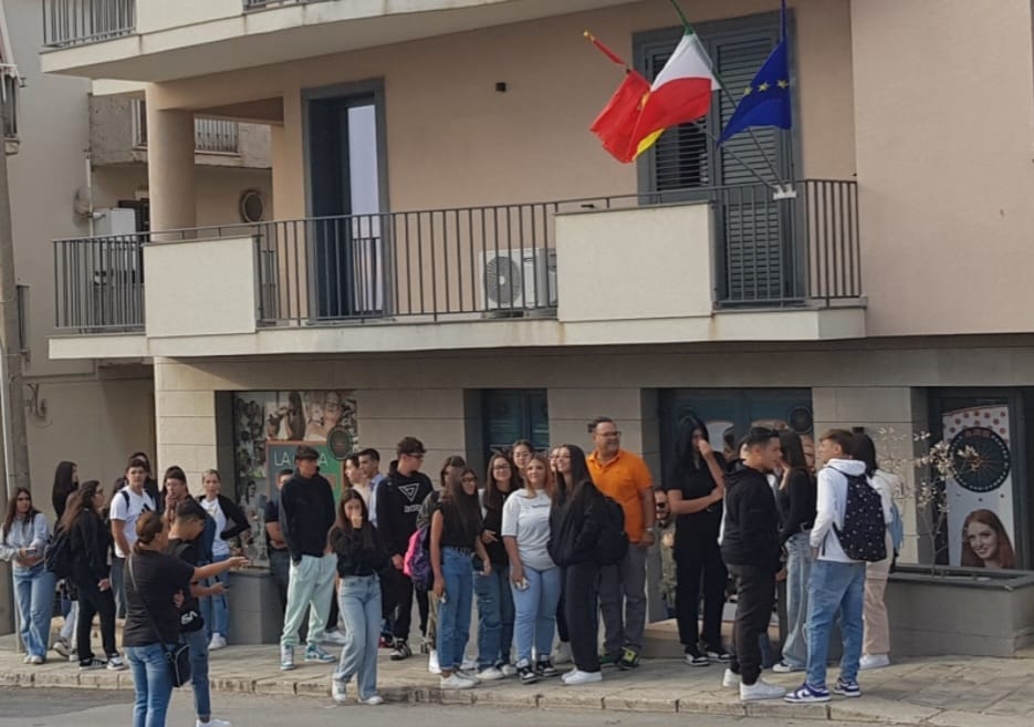 Primo giorno di scuola per gli studenti dell’Ars di Rosolini nella nuova sede di via Ronchi